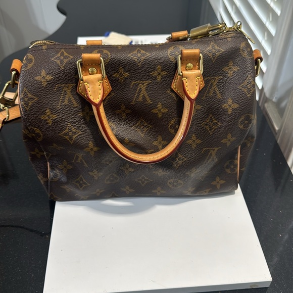 Louis Vuitton Brown Satchel with Structured Shape and Leather Material - Picture 5 of 6